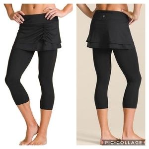 Athleta 2-in-1 Running Skirt Capri Leggings Black